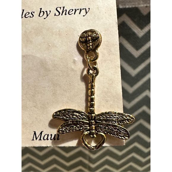 242. Gold tone fashion jewelry dragonfly earrings NEW - Picture 3 of 4